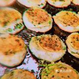 我算是基本上也尝过我们闵行葱油饼，虹口葱油饼