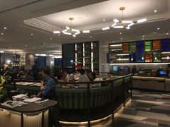 -港丽餐厅(高德置地店)