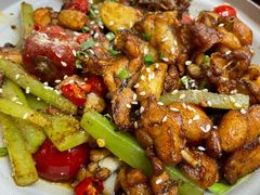 跳跳牛蛙-八张桌子(老店)