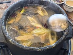 -鲁朗纳麦石锅鸡庄园