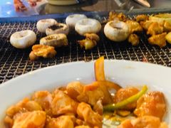 掌中宝-马路牙子烧烤音乐酒馆(望京店)