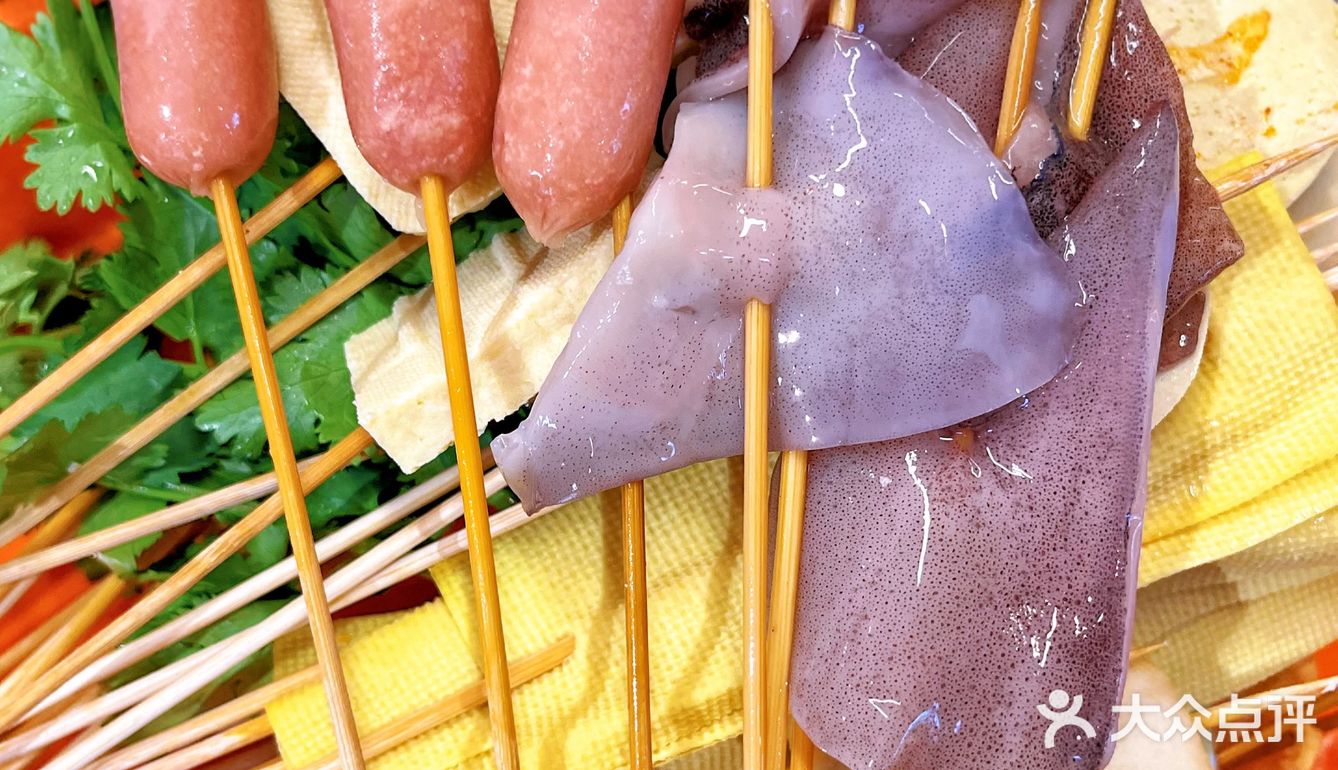 签小二串串火锅｜食材新鲜锅底正宗