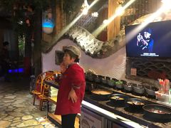 -老牌坊云南鱼豆花火锅(爱建店)