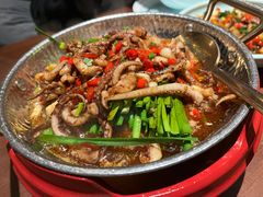 干锅韭香鱿鱼须-望湘园·洞庭渔宴(浦江欢乐颂店)