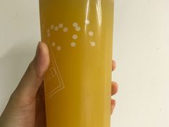 -顶东面包花园·生日蛋糕(世博店)