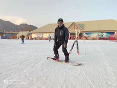 -十三陵雪世界滑雪场