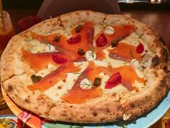 烟熏三文鱼和刺山柑披萨-IL TEATRO 精品意大利餐厅