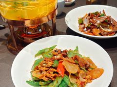 -瑞虹新天地月亮湾