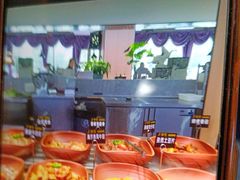 -新艺自助美食城(中山路店)