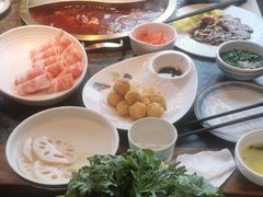 -小天鹅火锅·一线江景洪鼎旗舰店(洪崖洞店)