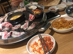 -江南猪肉商会无限续吃(弘大店)