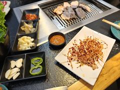 -臻牛烤肉