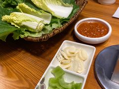 -草家酱蟹炭火烤肉店(珲春南路一店)