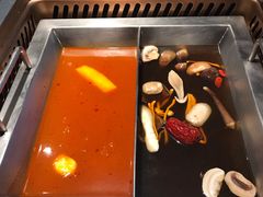 -老牌坊云南鱼豆花火锅(哈西万达店)