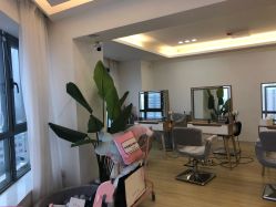 -E.L.K造型momopark店