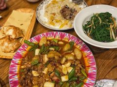 新疆大盘鸡-清真·双公羊·馕坑烤全羊(奥体店)