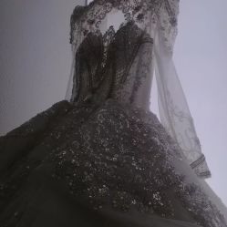 -禕·愫白婚纱商店