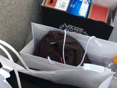 -东荟城名店仓