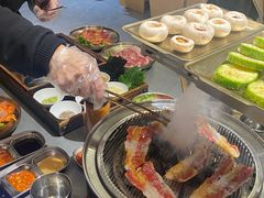 -围炉肉舍•炭烤活鳗•丹东海鲜烤肉(步行街店)