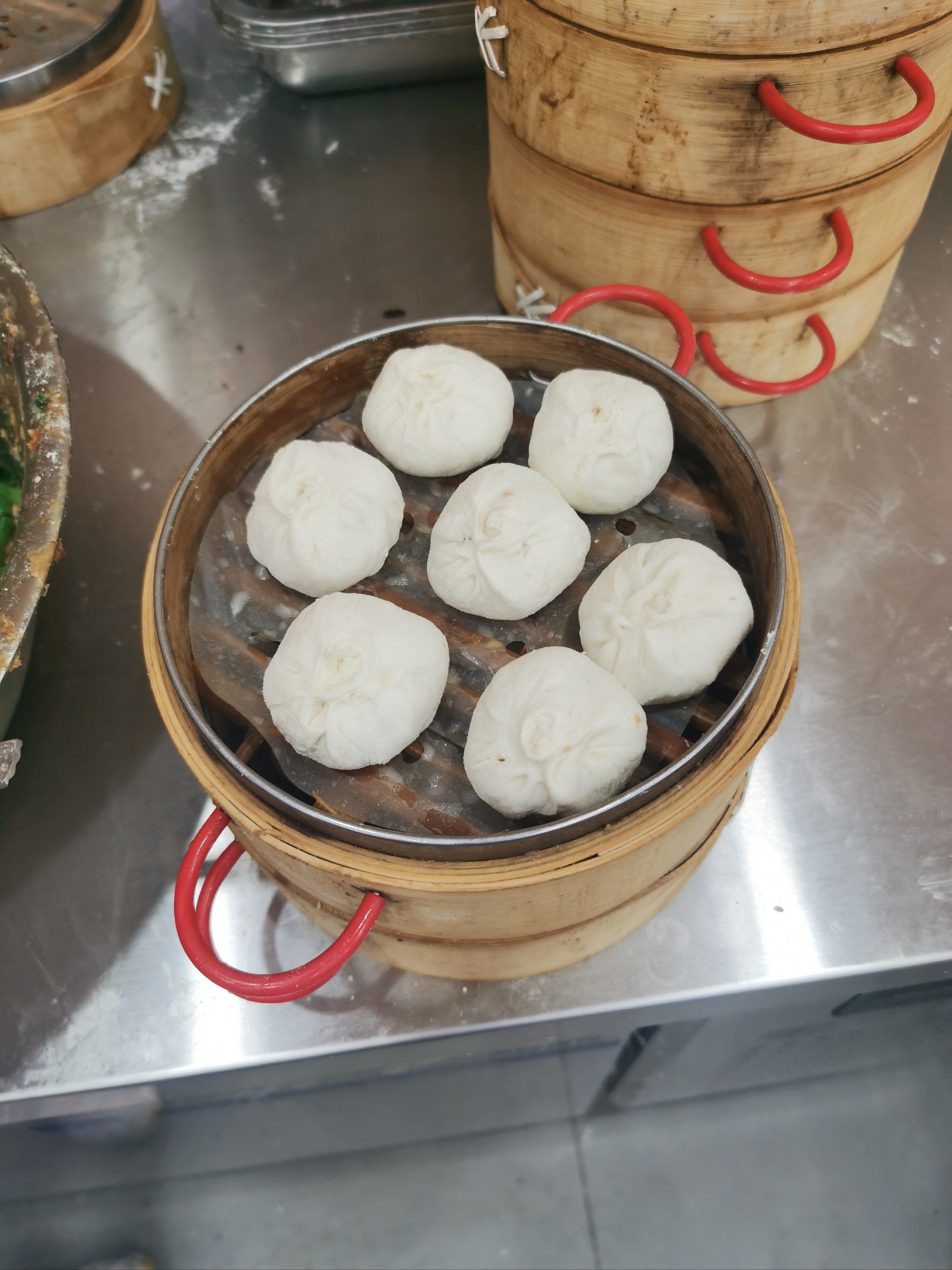 一口一个肉包子