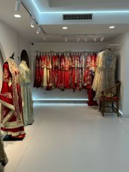 -纯色时光婚纱艺术馆WHITE