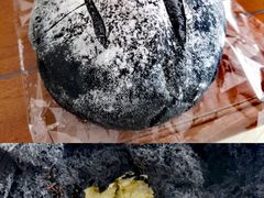 黑炭巧克力乳酪欧包-好百客面包房(远大美食城店)