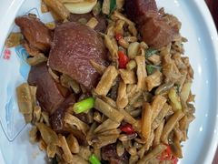 -湖南人家湘菜馆(镇江路店)
