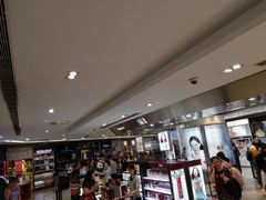 -日上免税店(三径路t3店)