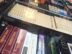 -钟书阁(松江泰晤士小镇店)