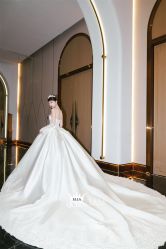 点击看大图 -艾拉·女王婚纱礼服馆