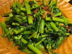 沙茶牛肉炒空心菜-星期天的电球引换所