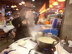 -鲜入围煮花胶鸡海鲜火锅