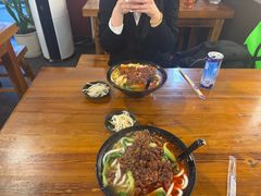 -丽虹云南过桥米线(兴工街店)