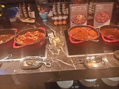 -广州万富希尔顿酒店·感趣自助餐厅·金秋蟹宴生蚝海鲜刺身