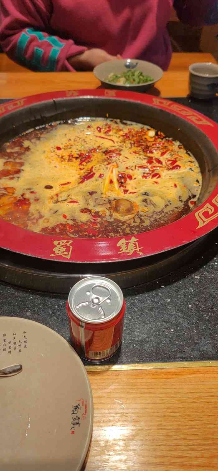 蜀镇老火锅(花牌坊店)-"外地来成都旅游的,在旅游的地方都吃不好,.