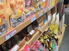 -良品铺子(白云新世界店)