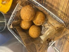 -BHC炸鸡(明洞总店)