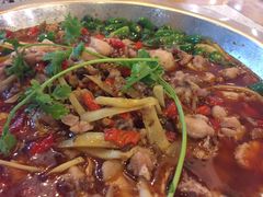 -兔行天下-鸿鹤鲜锅兔(中海国际店)