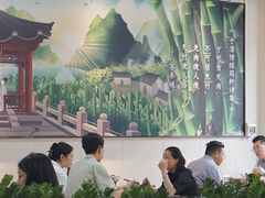 -胡须哥网红竹筒菜