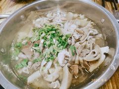 -冯烫烫跷脚牛肉·川菜小馆(武胜西街店)