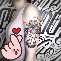 -SNOW TATTOO STUDIO