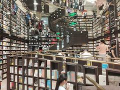-钟书阁(群光广场店)