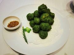 鲜虾芹菜丸-品海楼·大连海胆锅贴馆(东港店)