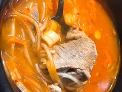 猪肉辣汤-吴草鸡爪오초닭발韩食堂(融恒盈嘉中心店)