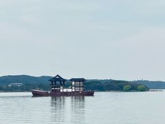 -亮河湾山庄
