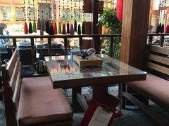 靠窗位-丽江庭院之爱在路上(西单店)