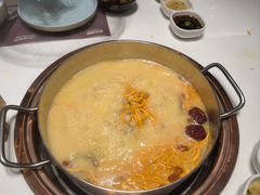 -洪氏嗨捞·猪肚鸡火锅(阳光天地店)