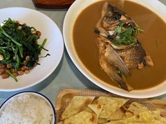 鱼头泡饼-听涛雅苑百味饺子老家菜馆
