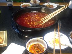 -两三事小郡肝串串香火锅(桂庙店)