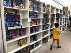 -逝水玩具折扣店